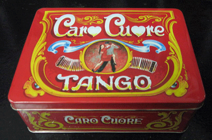 Realización Especial de la Caja Fileteada "Caro Cuore Tango" para la colección de una línea de ropa con detalles fileteados y catálogo ilustrado con datos biográficos del autor, 2003.